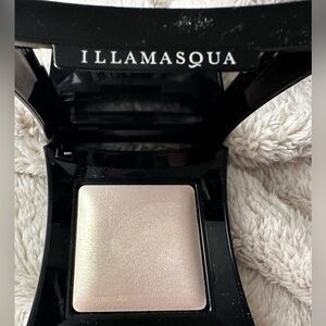 Illamasqua highlighter